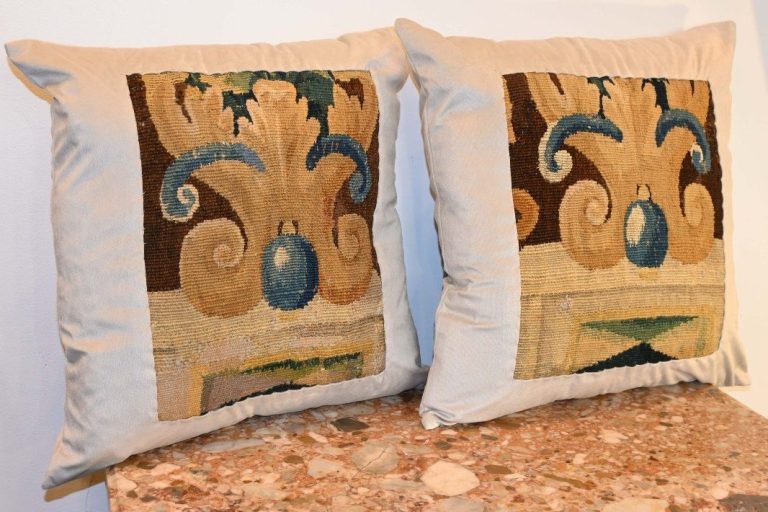 Les Coussins en Tapisserie Aubusson entièrement fait main 